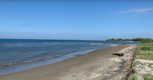 Beach lot in a cove with wide frontage, Bacnotan, La Union